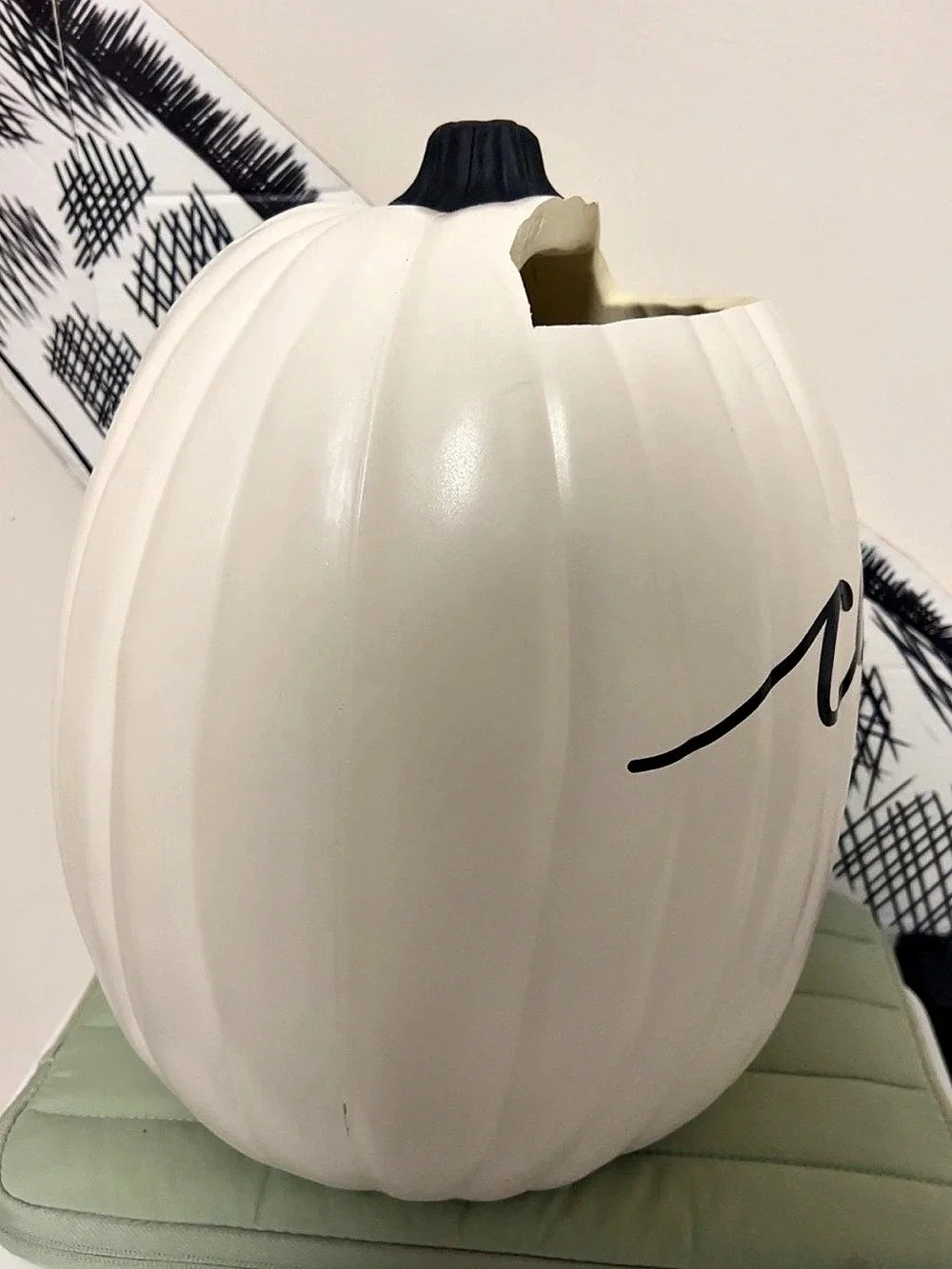 White & Black Pumpkin Card box